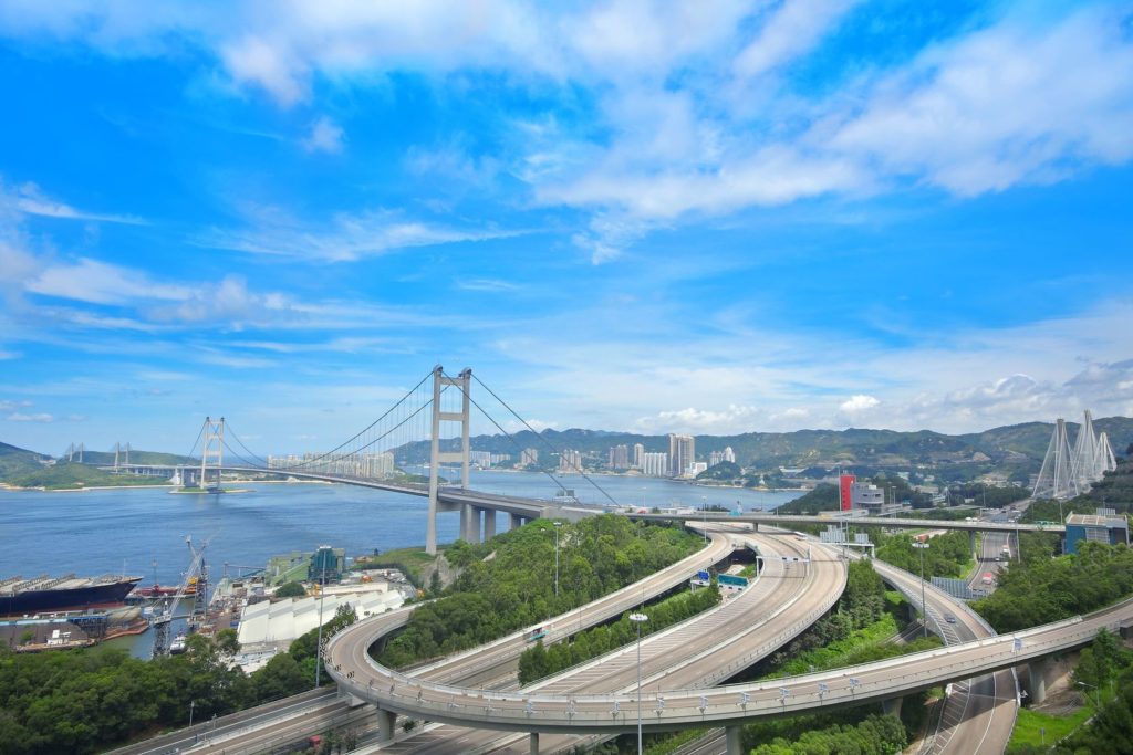 Most Tsing Ma v Hongkongu | cozyta/123RF.com