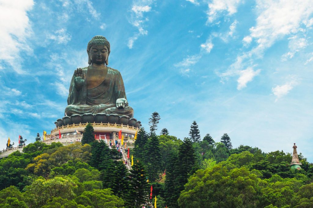 Socha Velkého Buddhy v Po Lin klášteře v Hongkongu | vincentstthomas/123RF.com
