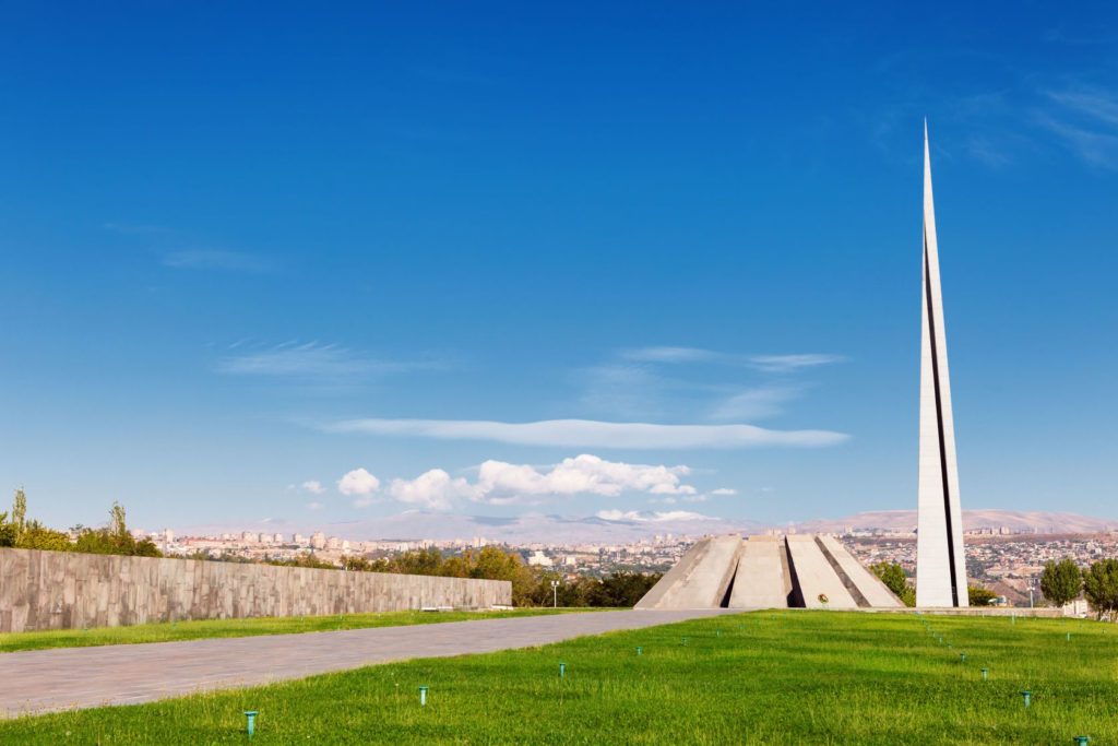 Památník arménské genocidy na Tsitsernakaberd v Jerevanu | photoaliona/123RF.com