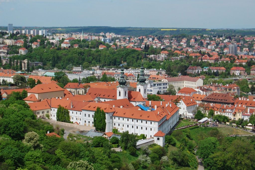 Pohled na Strahovský klášter v Praze | annavolotkovska/123RF.com