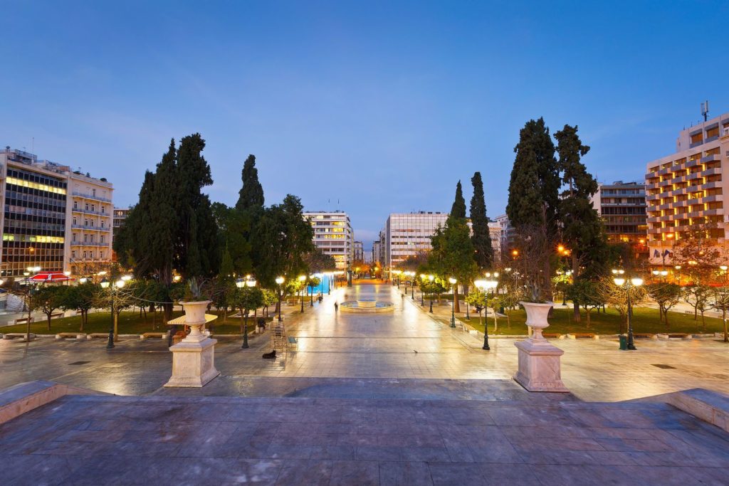Ranní pohled na náměstí Syntagma v Athénách | milangonda/123RF.com
