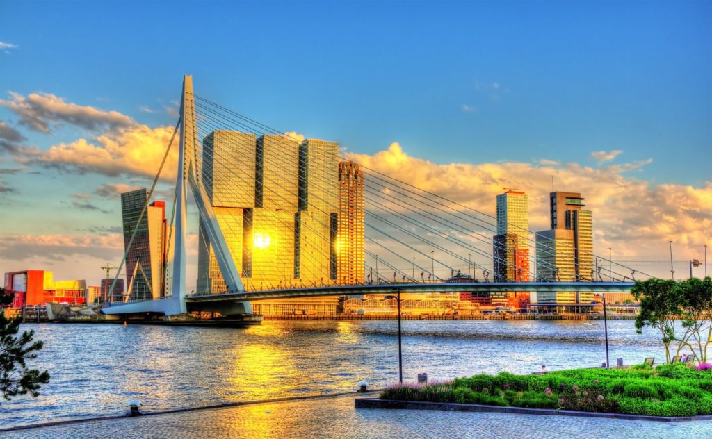 Erasmův most v Rotterdamu | elec/123RF.com