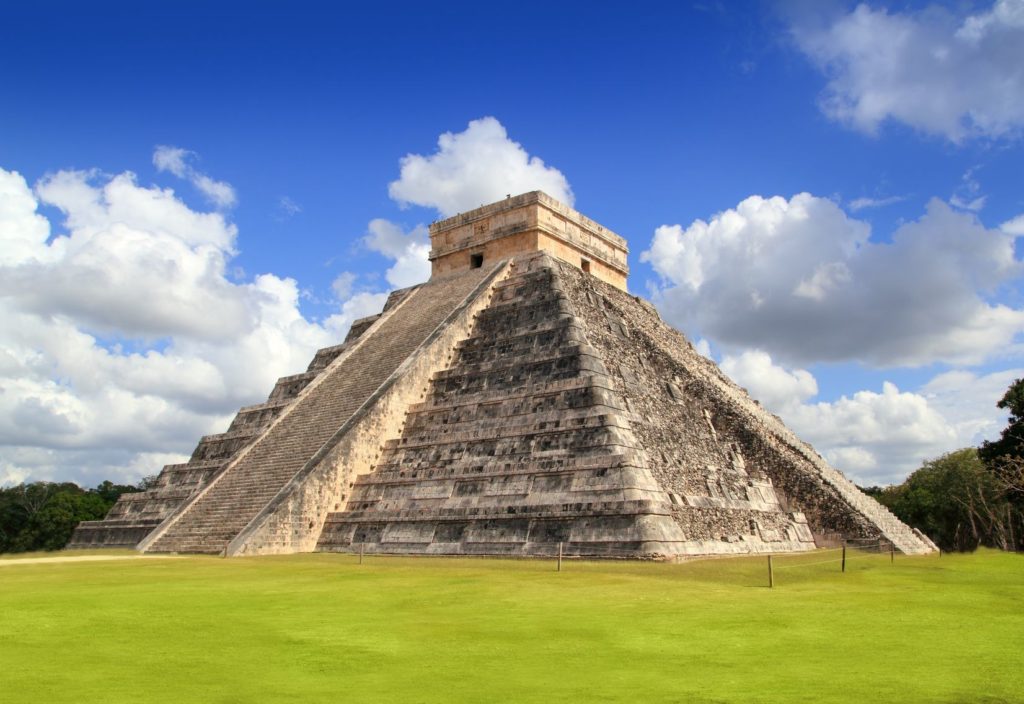 Kukulkánova pyramida v Chichén Itzá v Mexiku | tonobalaguer/123RF.com