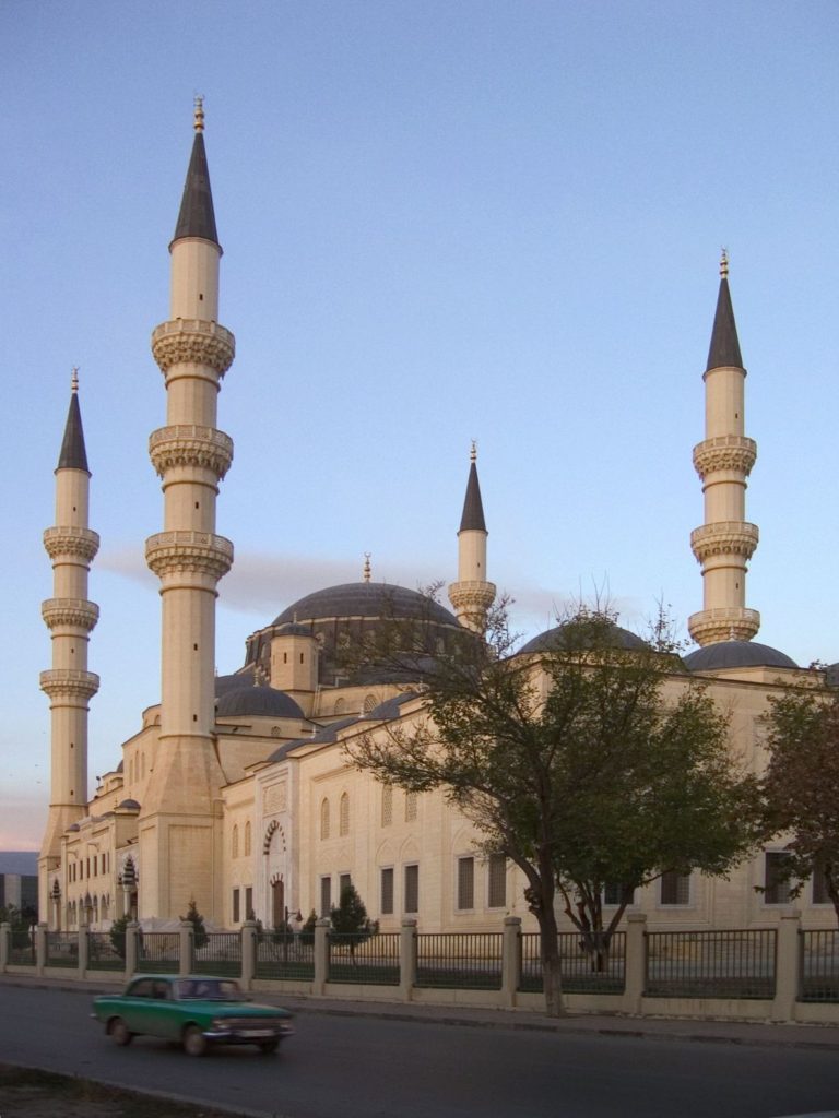 Mešita Ertugrul Gazi v Ašchabadu | jakezc/123RF.com