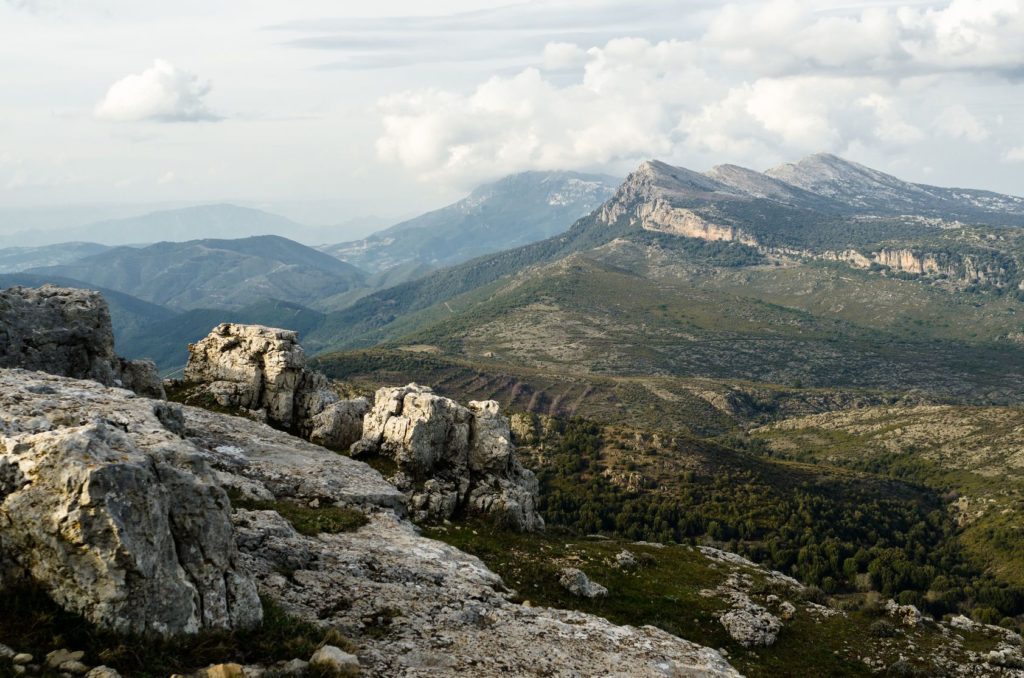 Horská krajina v Národním parku Gennargentu na Sardinii | marmo81/123RF.com