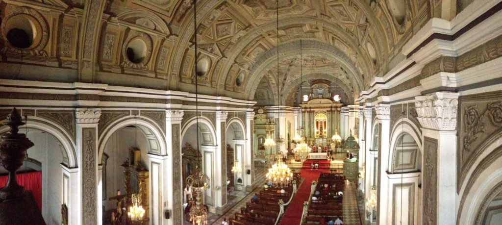 Interiér Kostela svatého Augustina v Manile | ejcee/123RF.com