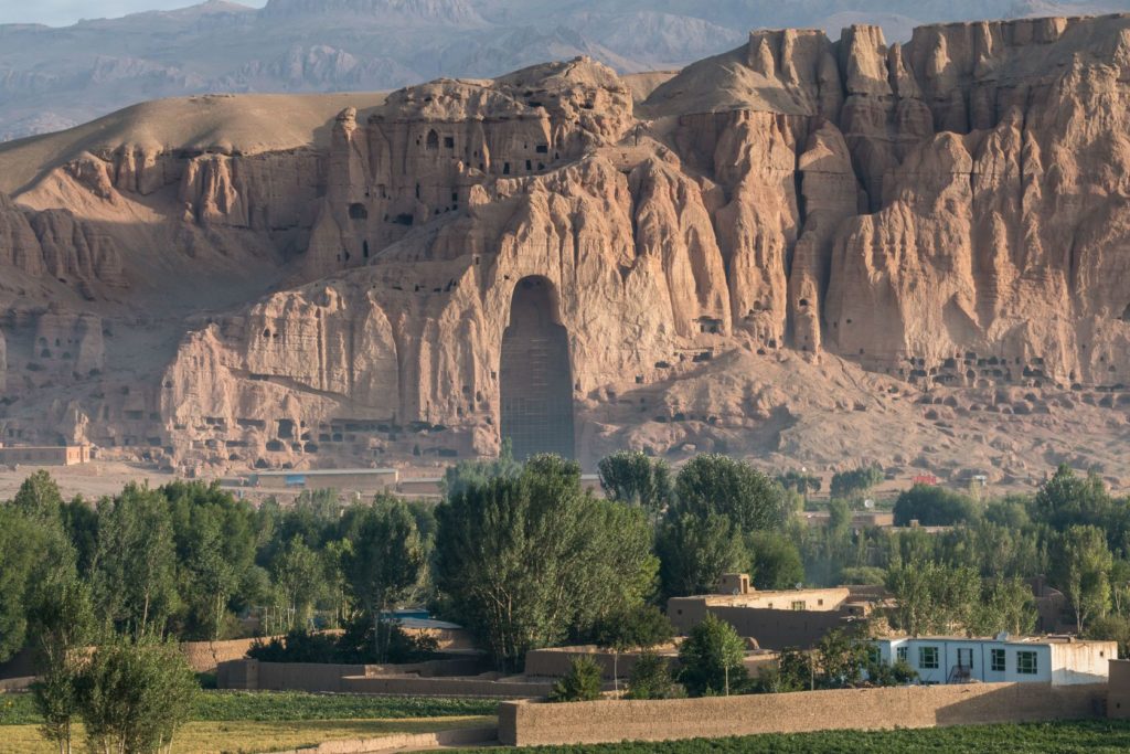 Jeskyně u afgánského města Bamiyan | pursche/123RF.com