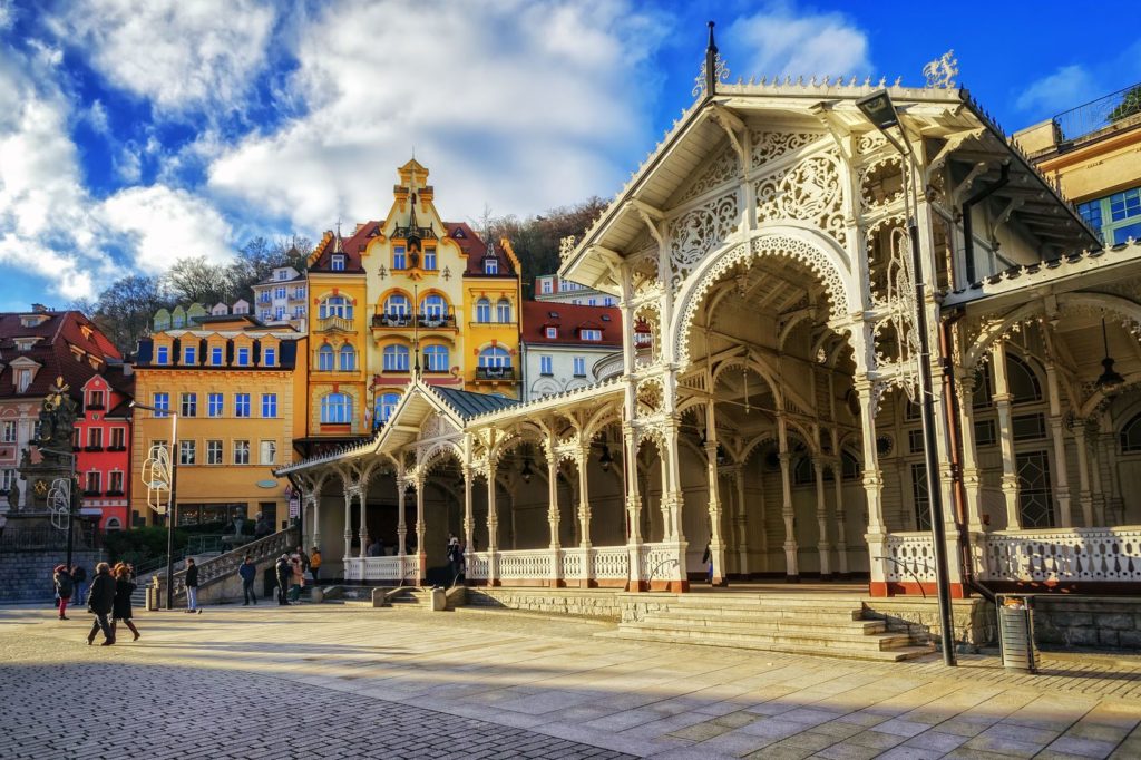 Lázeňské město Karlovy Vary v západních Čechách | atomdruid/123RF.com