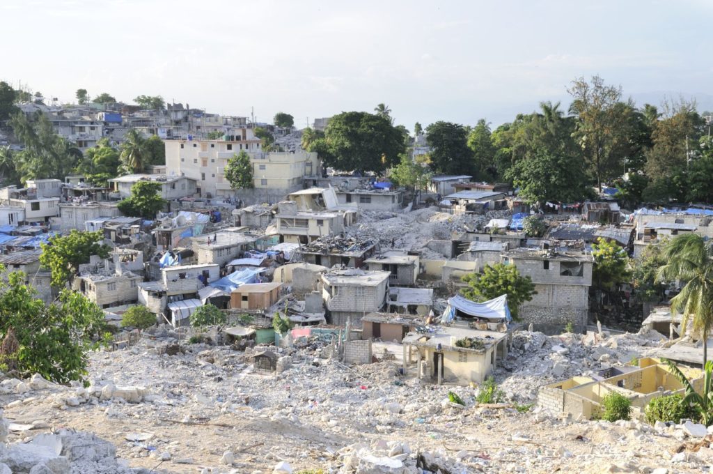 Následky zemětřesení v Port-au-Prince na Haiti | arindambanerjee/123RF.com