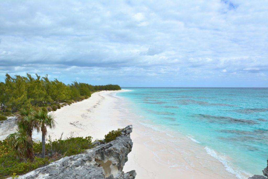 Pláž na ostrově Eleuthera na Bahamách | studiobarcelona/123RF.com