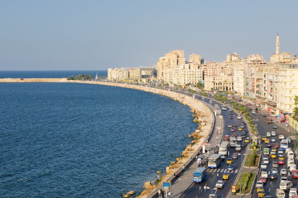 Promenáda Corniche na pobřeží Alexandrie | javarman/123RF.com