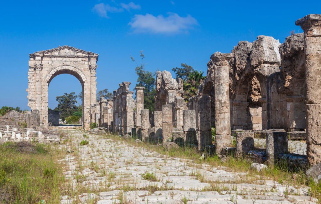 Ruiny římských památek ve městě Týros | axel2001/123RF.com