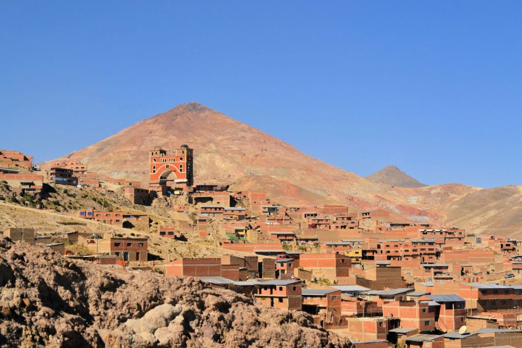 Město Potosí a hora Cerro Rico v Bolívii | flocu/123RF.com